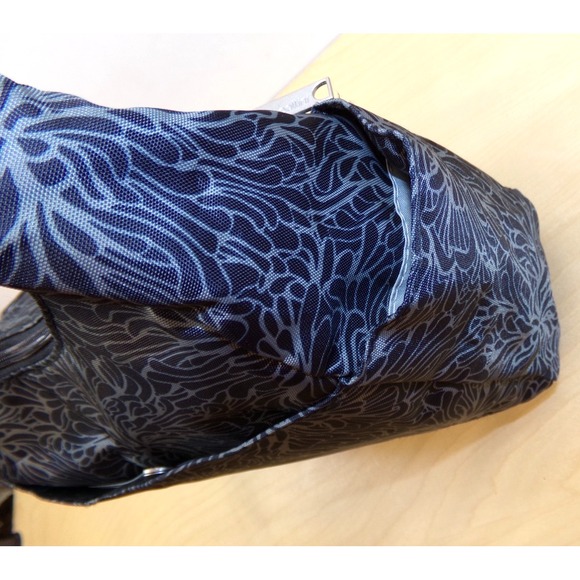 Baggallini Free Time Crossbody Purse Midnight Blossom Black Gray - Picture 4 of 8